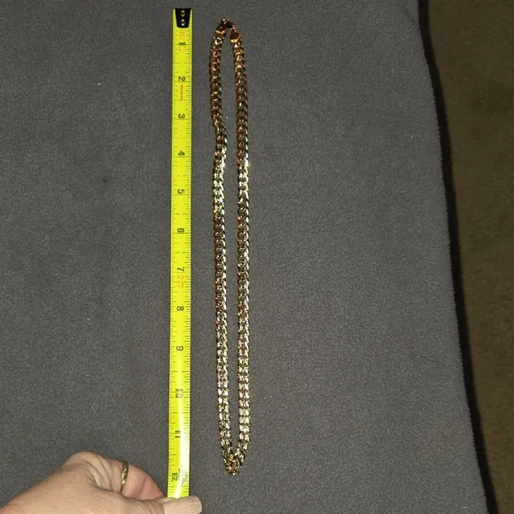 Elegant Gold Chain Necklace - Picture 4 of 16